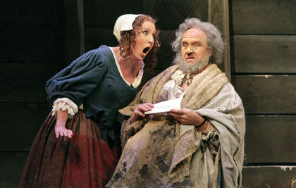 Anthony Michaels-Moore and Nancy Maultsby (Mistress Quickly) in Verdi's's <em>Falstaff</em> at the Santa Fe Opera, 2008. Photo by Ken Howard.